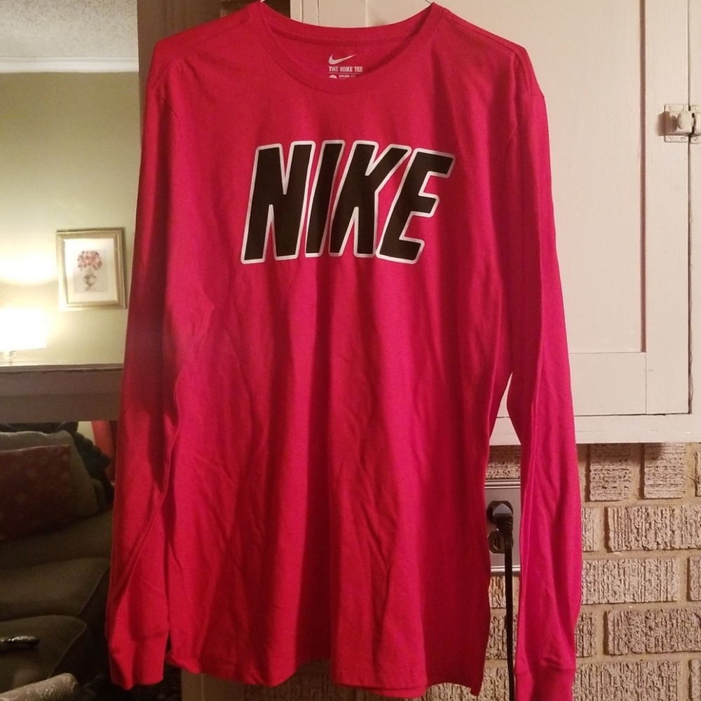 NWOT Nike Long Sleeve Shirt